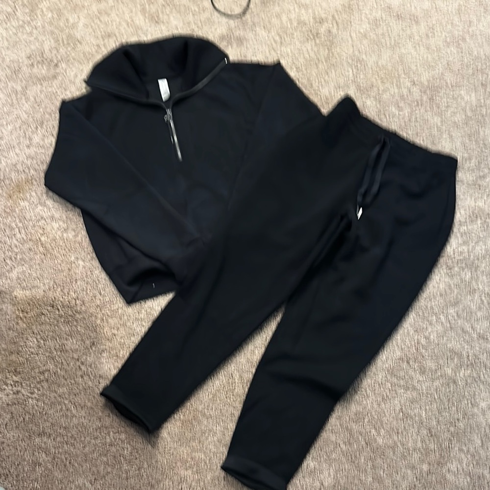 Spanx air essentials black medium tapered pants and half zip